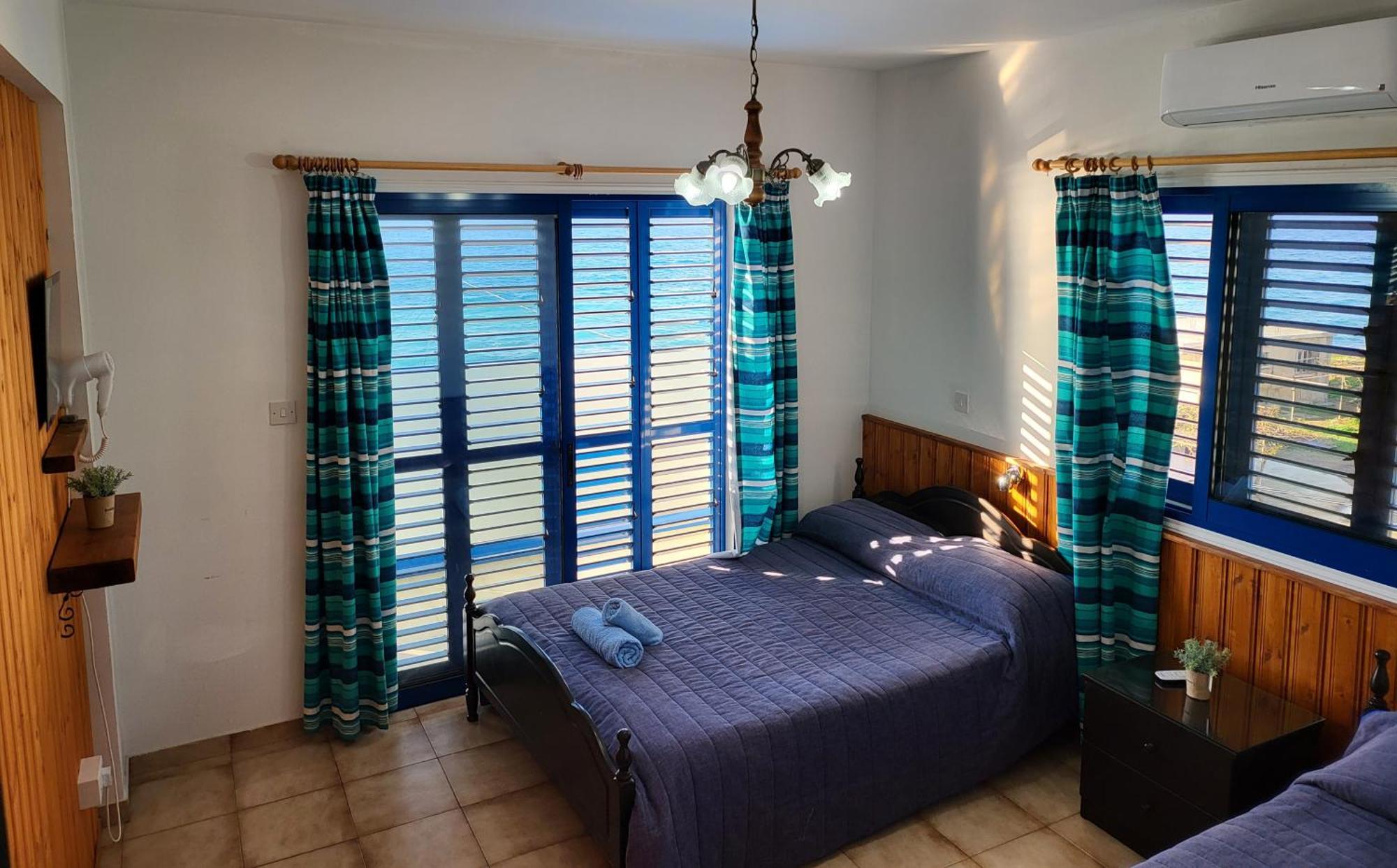 Kanalli Apartments Pomos Phòng bức ảnh